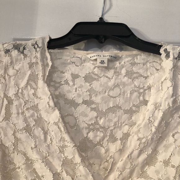 Sheer lace material Banana Republic top - Picture 2 of 3